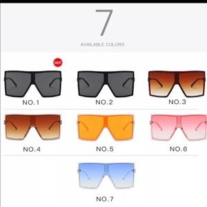 Sunglasses free case and reusable wipes